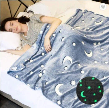Glowing polyester wool blanket with stars and moons pattern for nighttime comfort
