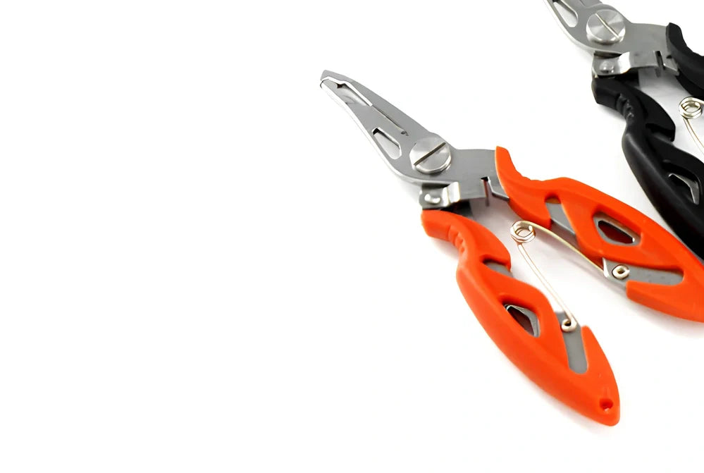 Stainless steel curved nose fishing pliers measuring 12.5cm with line cutter and protective covers