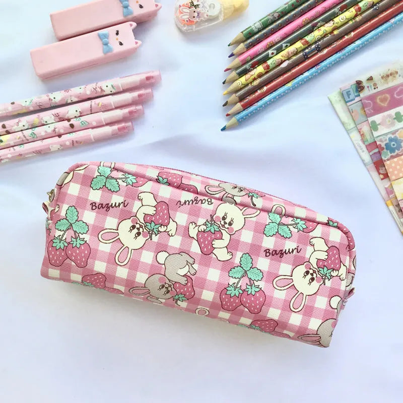 Printed cylindrical PVC pencil case, 19x6.3x7cm, Japanese cute cartoon stationery box for school students