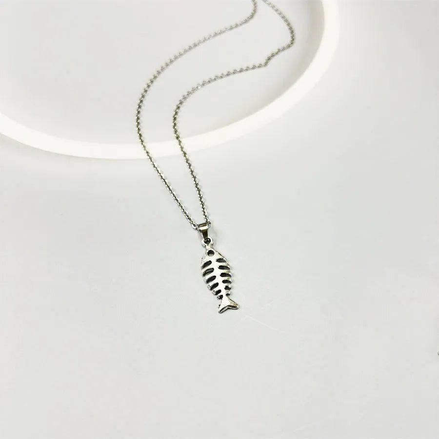 Fishbone pendant necklace with adjustable chain and matching earrings in retro style, showing O-shaped chain design