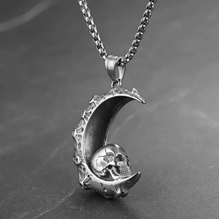 Men's silver stainless steel necklace with a detailed alloy skull pendant on a chain.