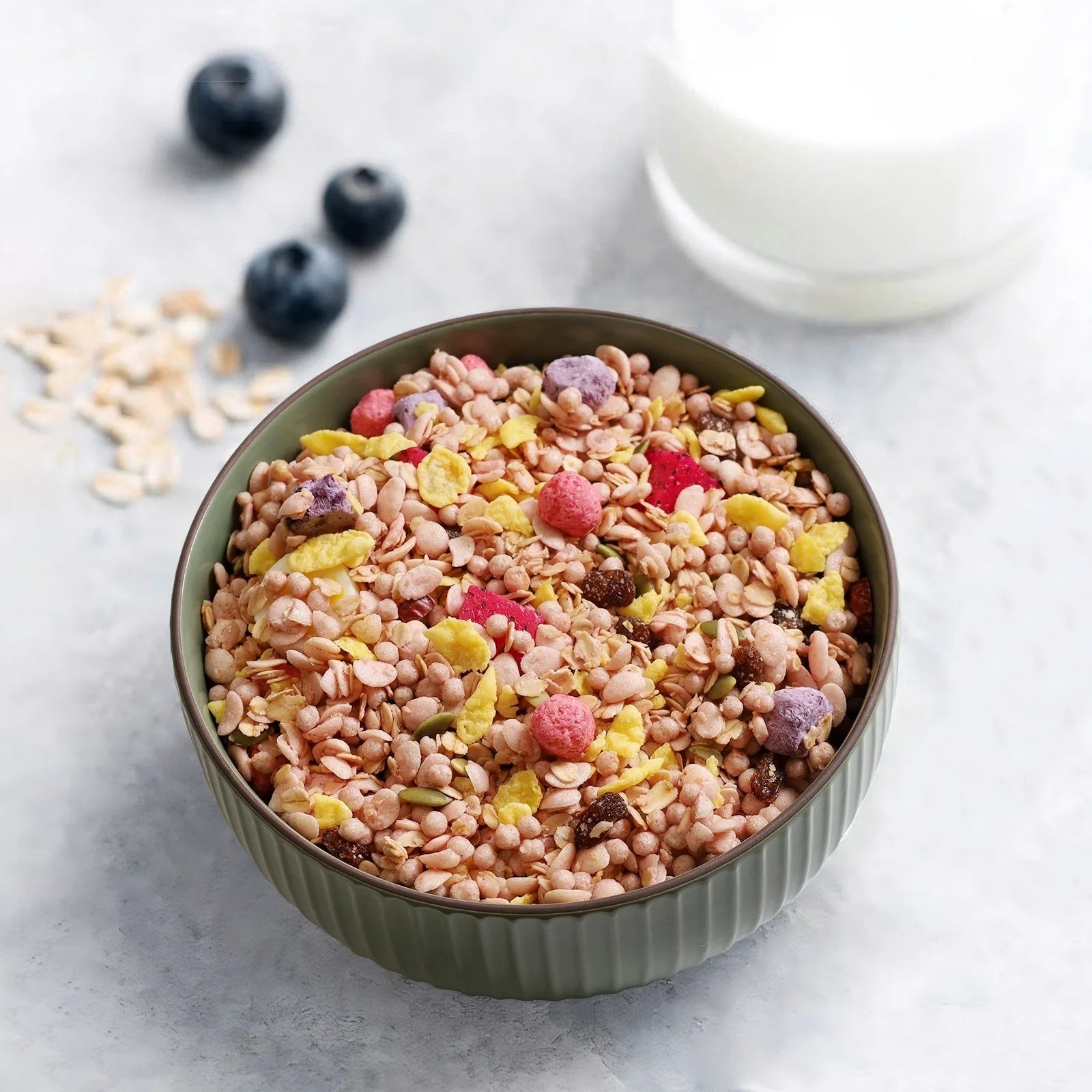 Elegant 4-piece ceramic bowl set, perfect for cereals, salads, and more. Microwave, oven, and dishwasher safe.