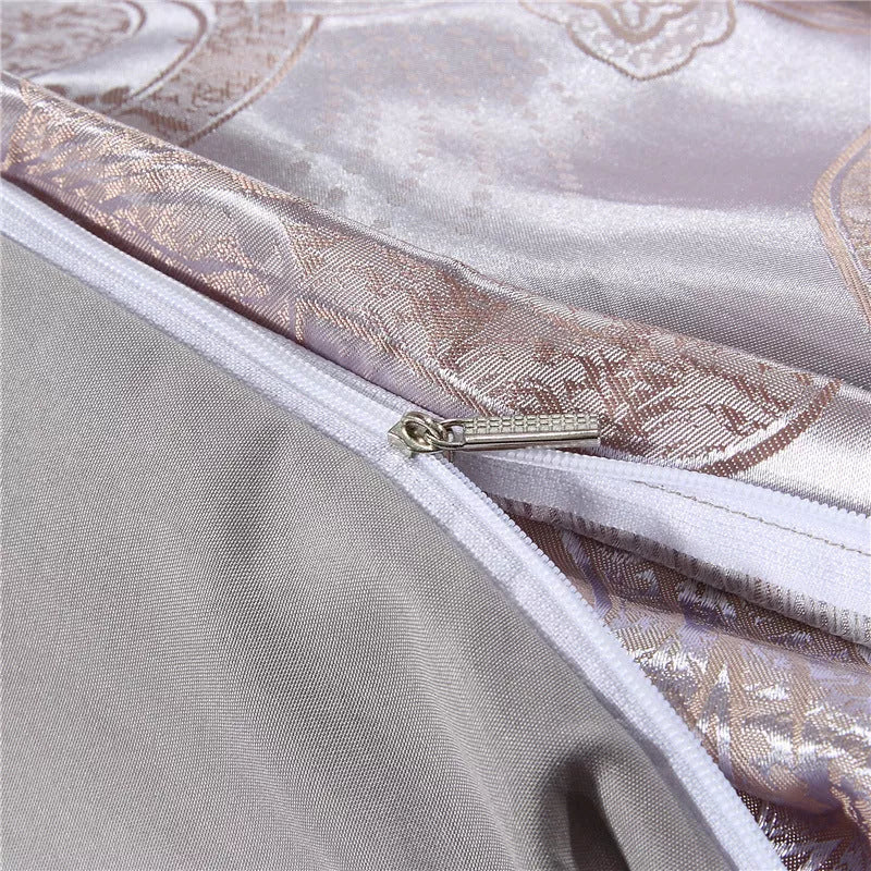 Four-piece jacquard bedding set in polyester fiber with vibrant colors