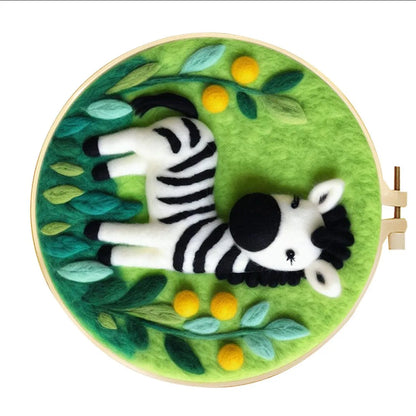 Round fabric embroidery kit with 20x20cm linen frame and wool felt for three-dimensional floral artwork