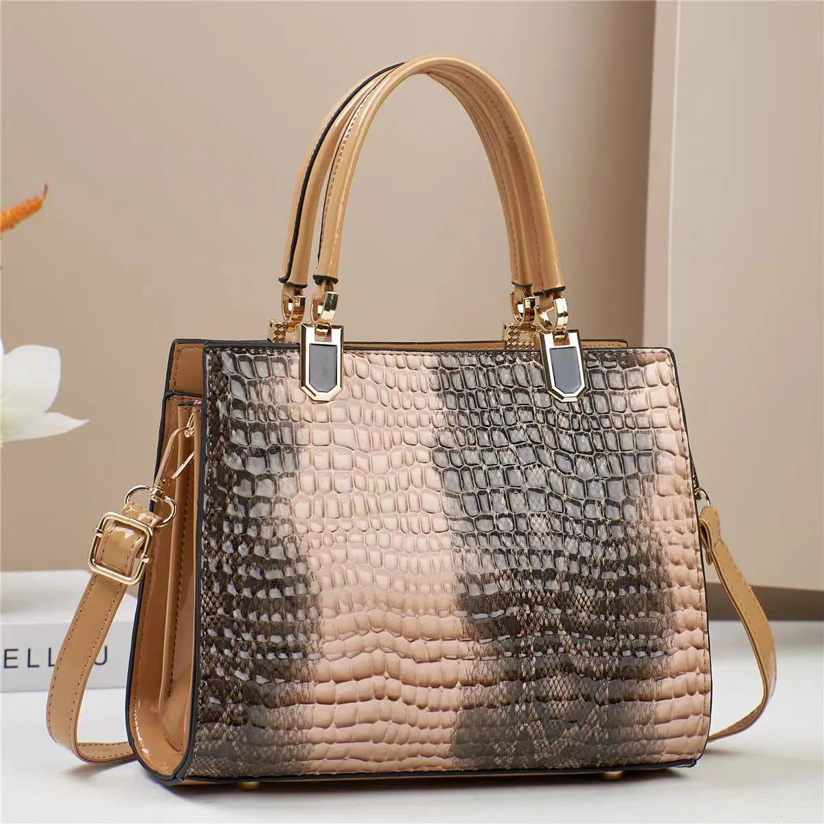 Women's large capacity one shoulder mum bag in horizontal square shape with zipper compartments