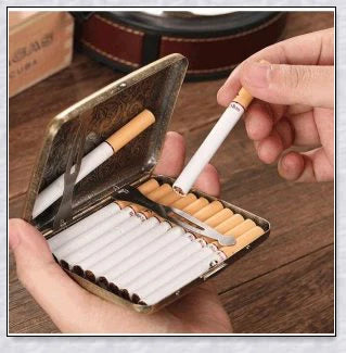 Retro pure copper hand-carved cigarette case for 20 cigarettes, featuring a vintage-inspired design and automatic pop-open lid.