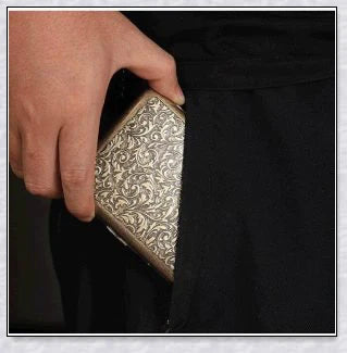 Retro pure copper hand-carved cigarette case for 20 cigarettes, featuring a vintage-inspired design and automatic pop-open lid.