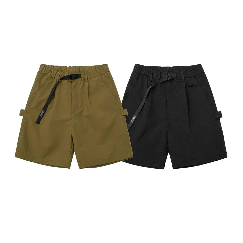 Japanese-style retro cargo shorts in khaki and black with adjustable waist and functional pockets