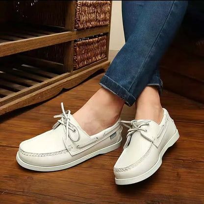 Men's solid colour casual shoes with a round toe and flat heel in British style.