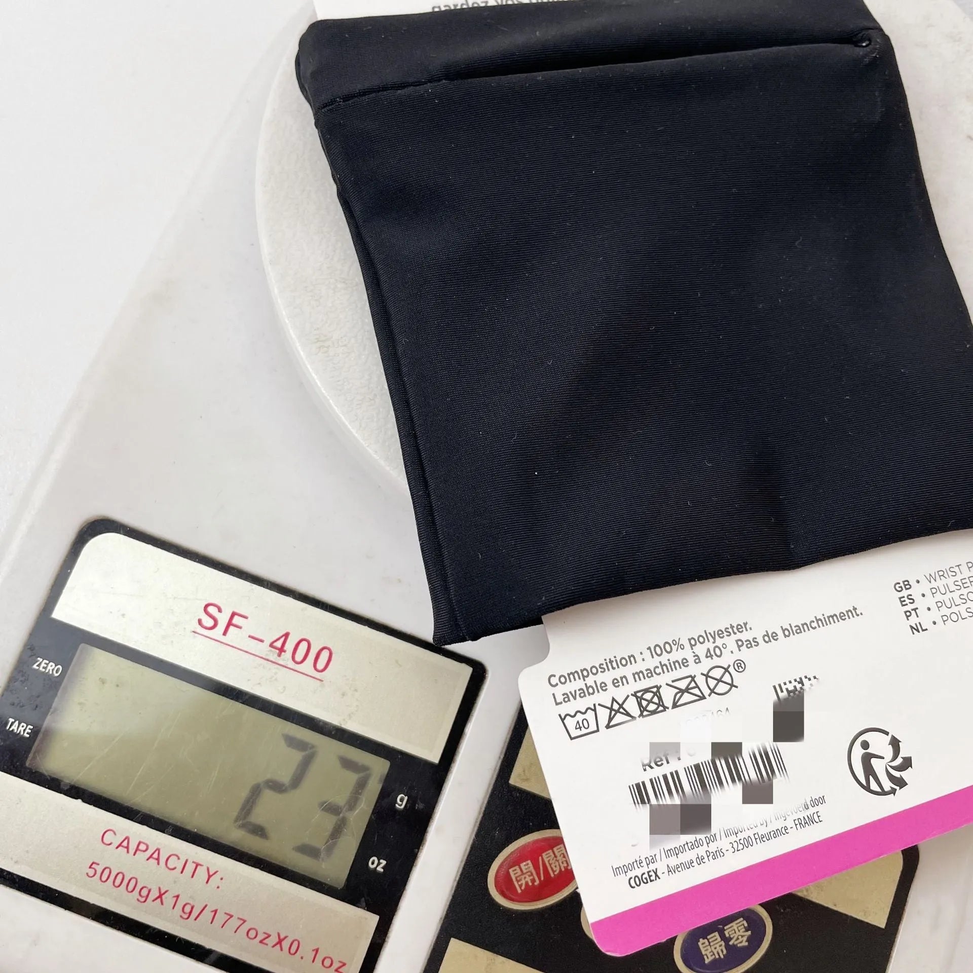 Wrist bag armband sleeve with 10cm width and 10.5cm height compartment for mobile phones