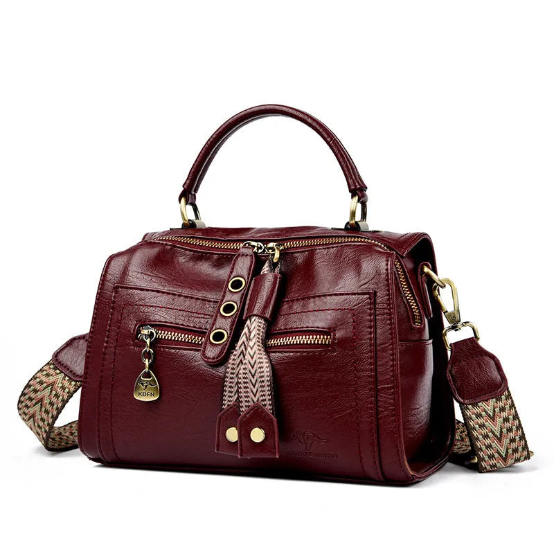 Women's one-shoulder crossbody bag in soft PU leather with retro styling