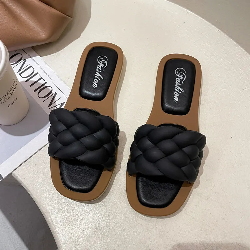 Women's plaid pattern beach sandals with a thick non-slip PVC sole in green.