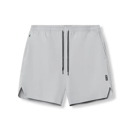 Men's seamless quick-drying sports shorts in chemical fibre blend fabric available in four colours