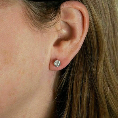 Classic six-claw single diamond zircon ear studs in E1062 white gold color