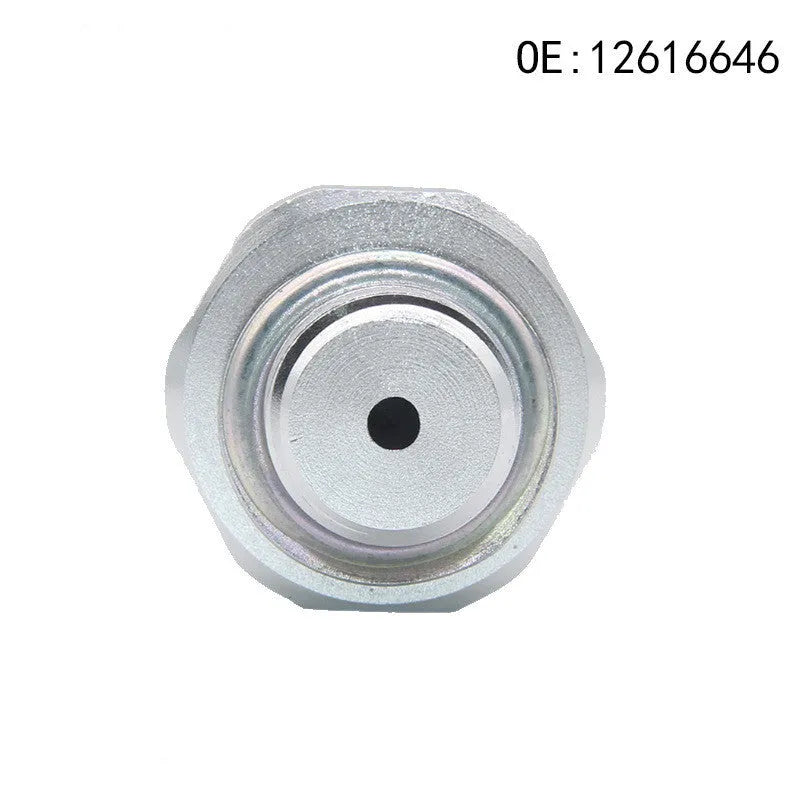 Silver-coloured automotive fuel pressure sensor with metal construction and standard measurement range