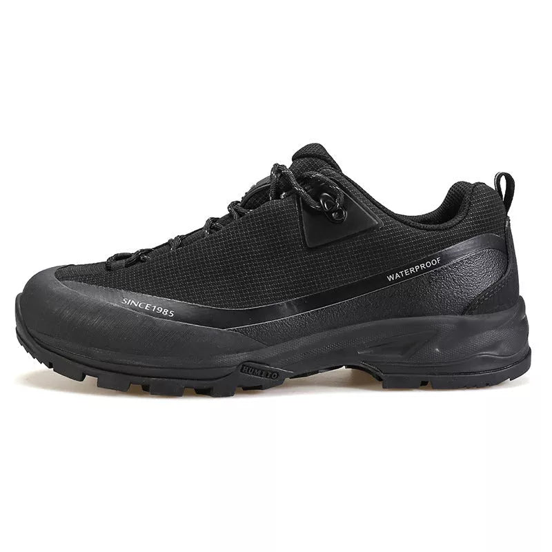Men's low-top mountain climbing shoes with non-slip rubber sole and breathable leather mesh upper