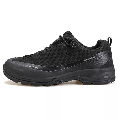 Men's low-top mountain climbing shoes with non-slip rubber sole and breathable leather mesh upper
