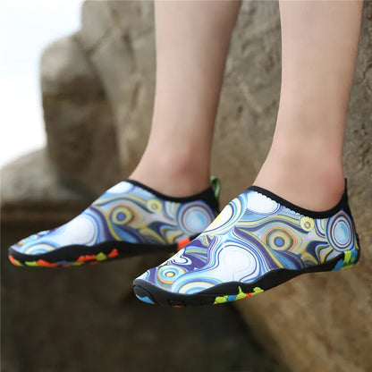 Beach wading shoes in blue with Lycra elastic fabric upper and EVA midsole, sizes 35-46