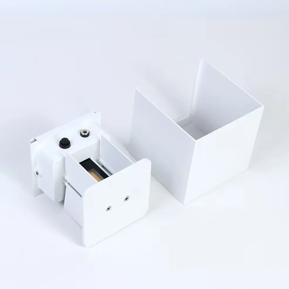 10cm square waterproof LED outdoor wall lamp in black or white with 15-hour endurance