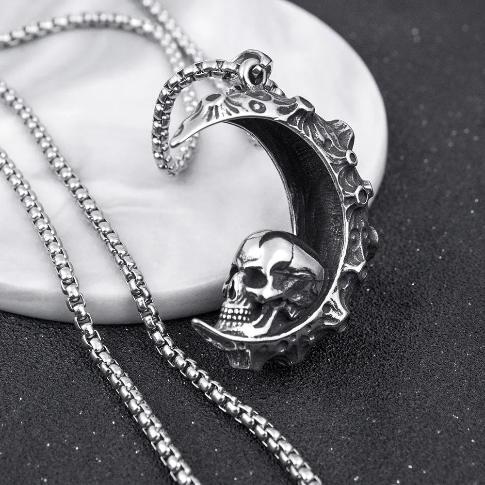 Men's silver stainless steel necklace with a detailed alloy skull pendant on a chain.