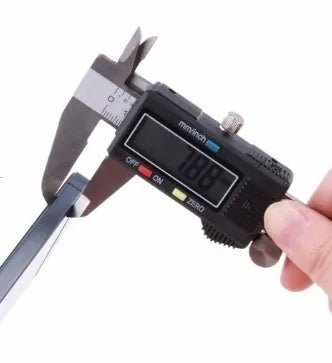 Silver stainless steel digital vernier caliper 0-150mm with large LCD, IP54 waterproof and oil proof, metric and imperial conversion.