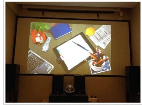 Premium folding movie projector screen made of high-quality polyester for clear, vivid home entertainment