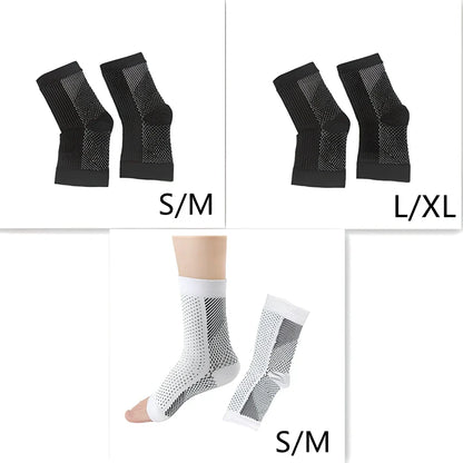 Invisible heel compression socks in black colour with absorbent insole design