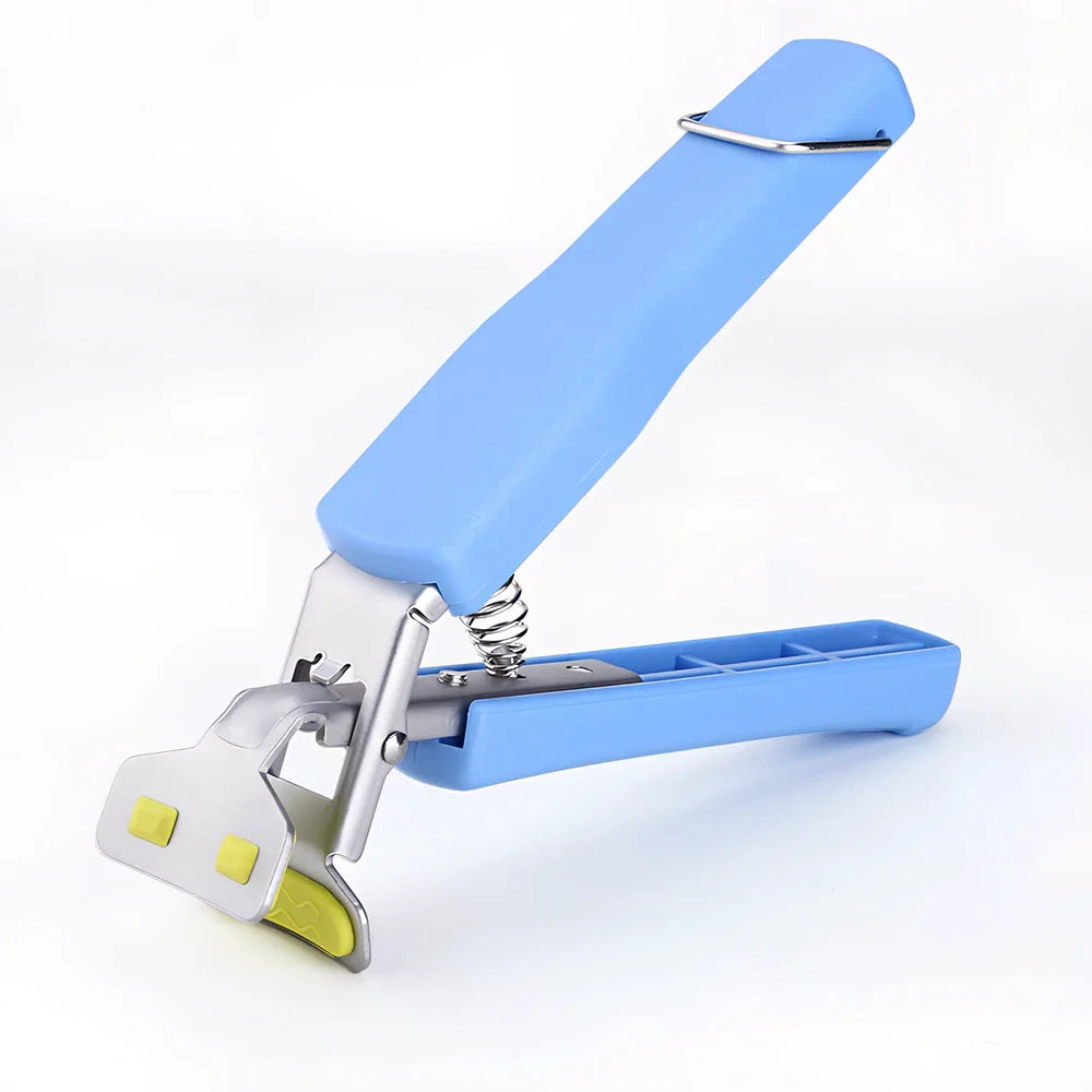 Stainless steel tray holder gripping baking tray with non-slip chuck mechanism and widened handle