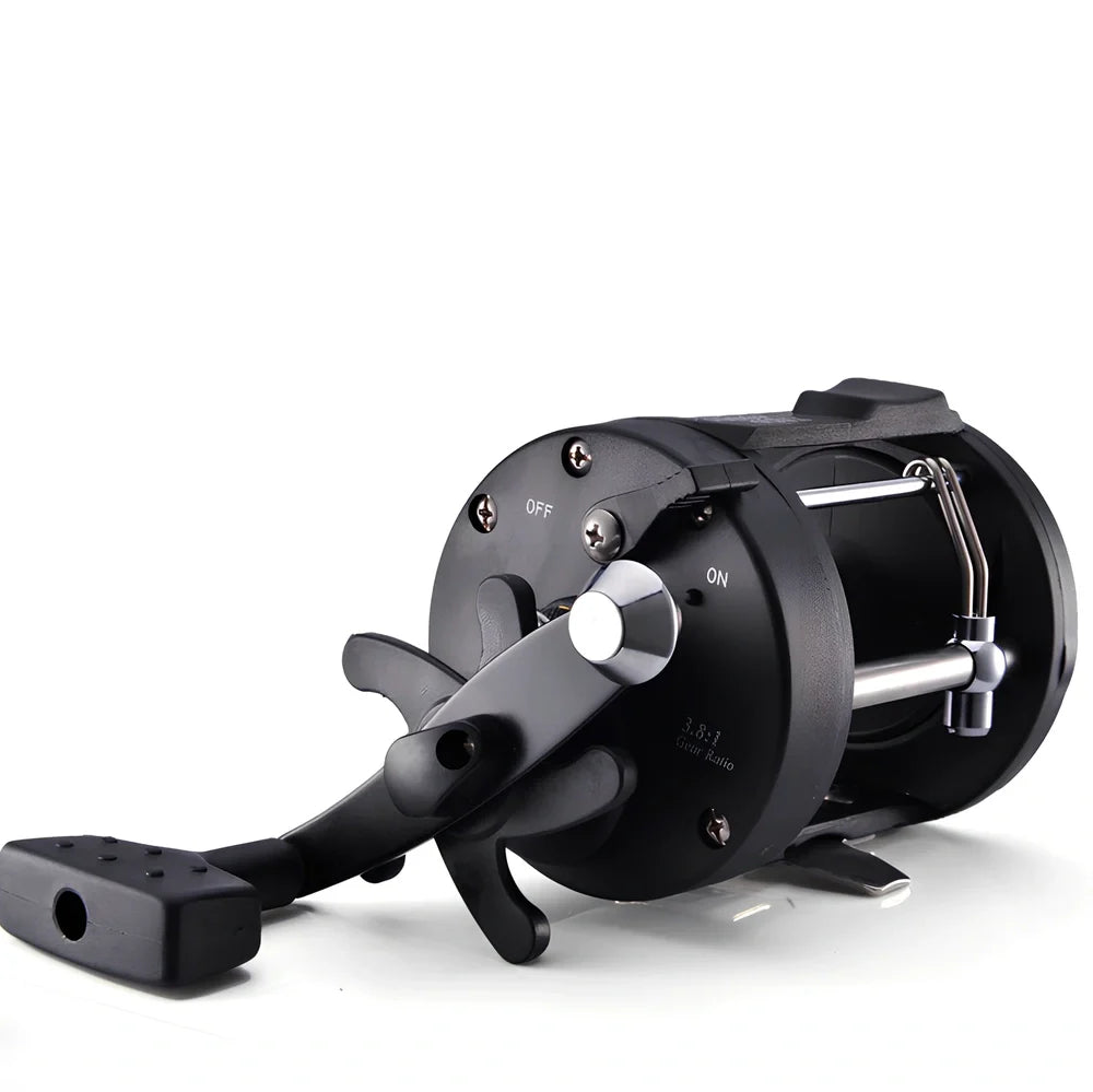 Comairon automatic wiring fishing reel with right-hand retrieve and plastic housing