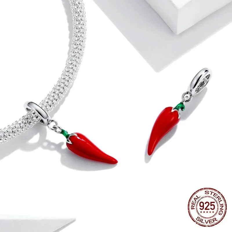 Korean style pepper pendant in S925 sterling silver, a women's leaf-shaped pendant necklace electroplated in colour BSC461 for casual or formal jewellery collections