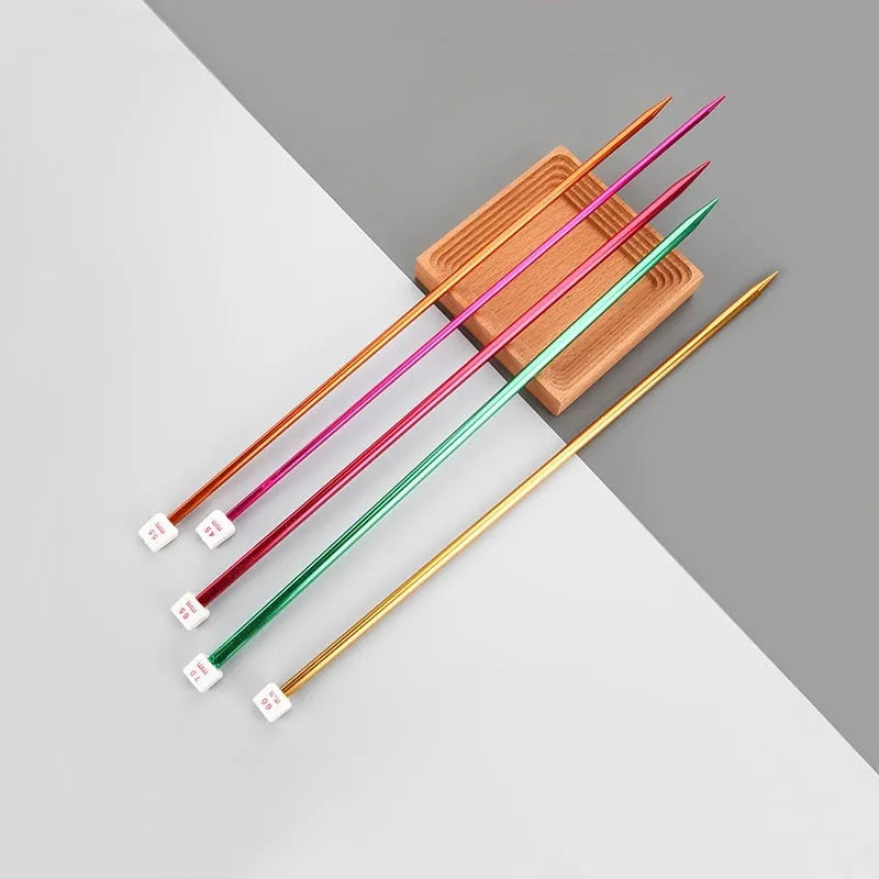 Lengthened crochet hook set with protective caps in 14 sizes from 2.0mm to 10.0mm for knitting
