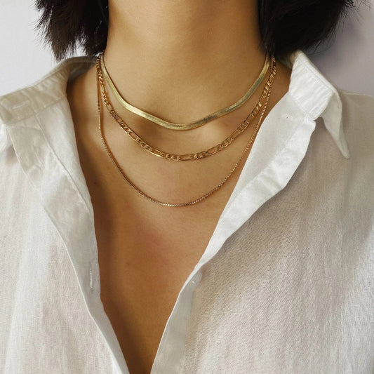 Geometric Snake Bones Chain Necklace - Stylish and Edgy Accessory with Alloy Chain and Striking Snake Bone Pendants