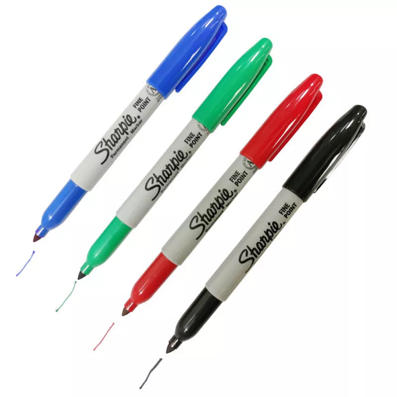 Dustless industrial marking pen with 5000 feet writing capacity in eight colors