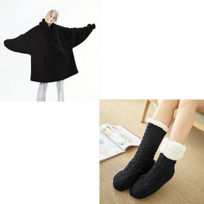Cozy hooded sweatshirt with oversized front pocket, made of premium double-sided fleece fabric for maximum warmth and comfort