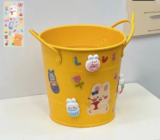 Round metal pen holder in multiple colours with 10cm diameter for student desk organisation
