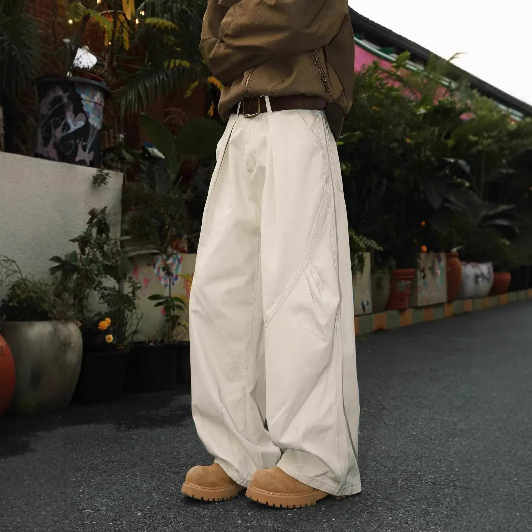 Men's pleated straight leg trousers with elastic waist in striped pattern