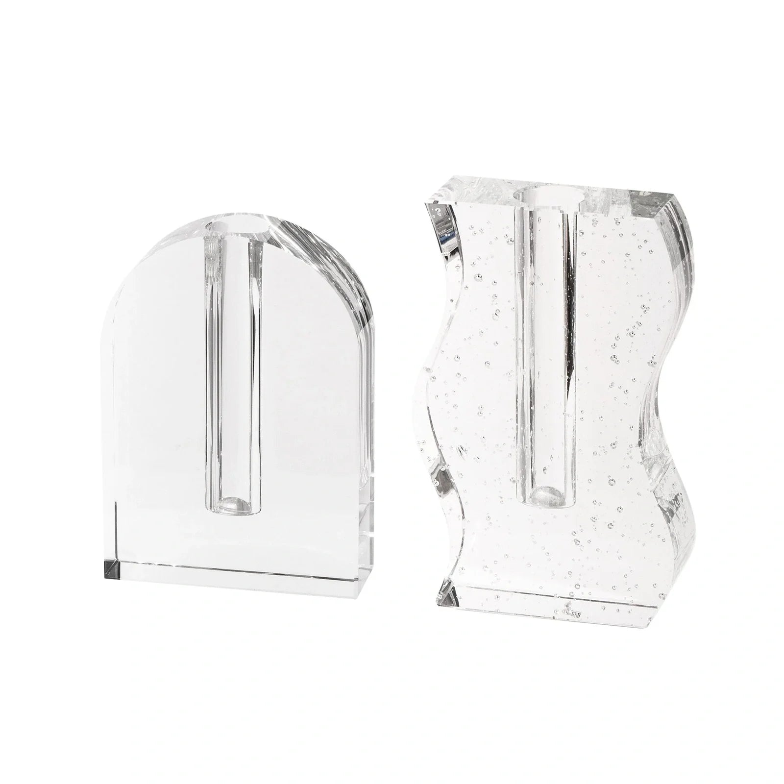 Transparent crystal vase with internal bubble formations measuring 18cm height and 12cm diameter