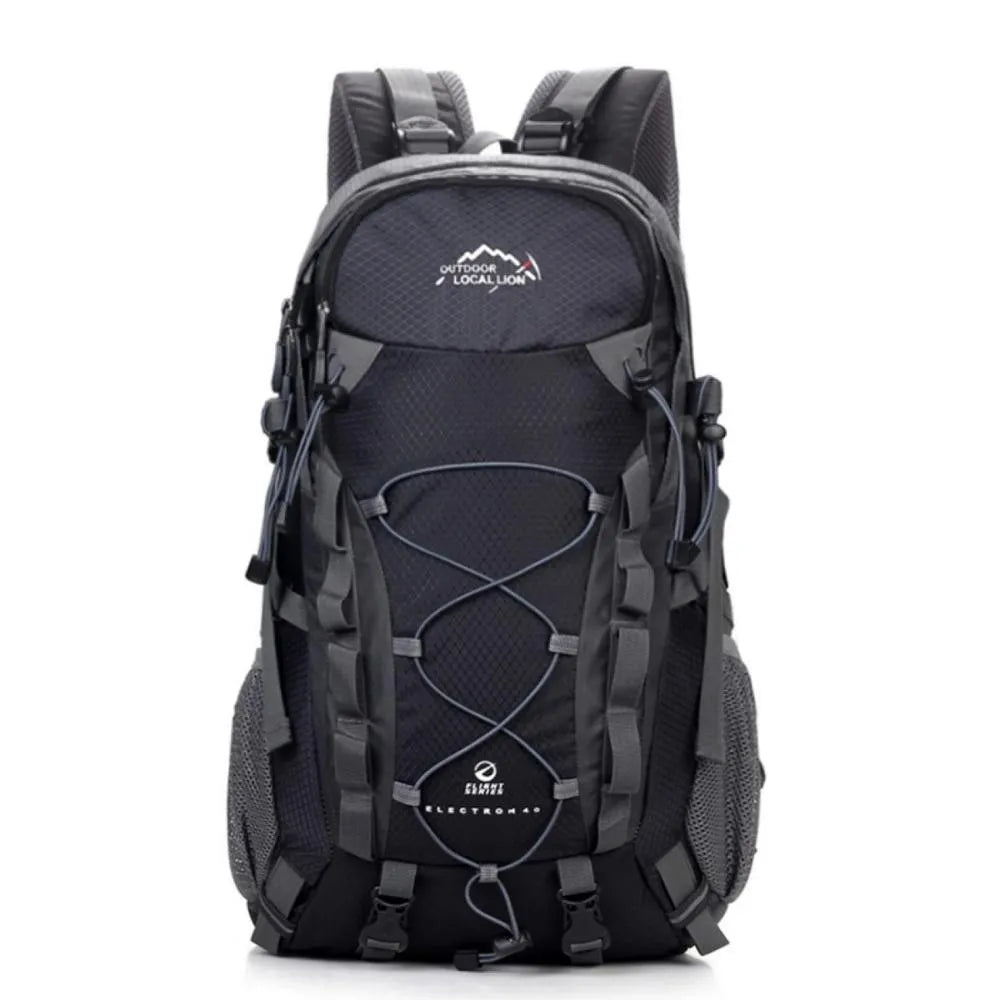 Leisure sports travel bag backpack in polyester with 20-35L capacity for outdoor use