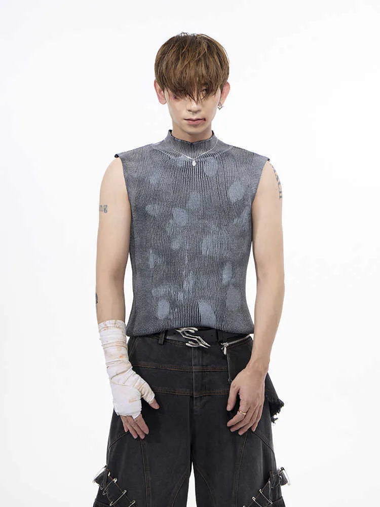 Men's Stretch Wool Vest Turtleneck Sleeveless T-shirt in Black Silver Pastebrushing, Sleeveless Pullover Top with Stand Collar and Common Length, Available in Sizes M, L, and XL for Casual Layering