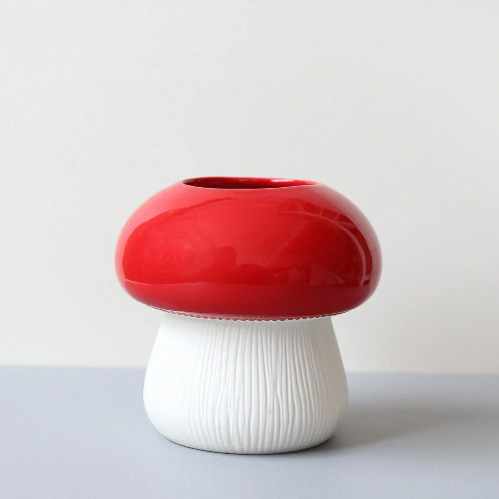 Mushroom-shaped ceramic vase with European painting, white spots, 15cm height