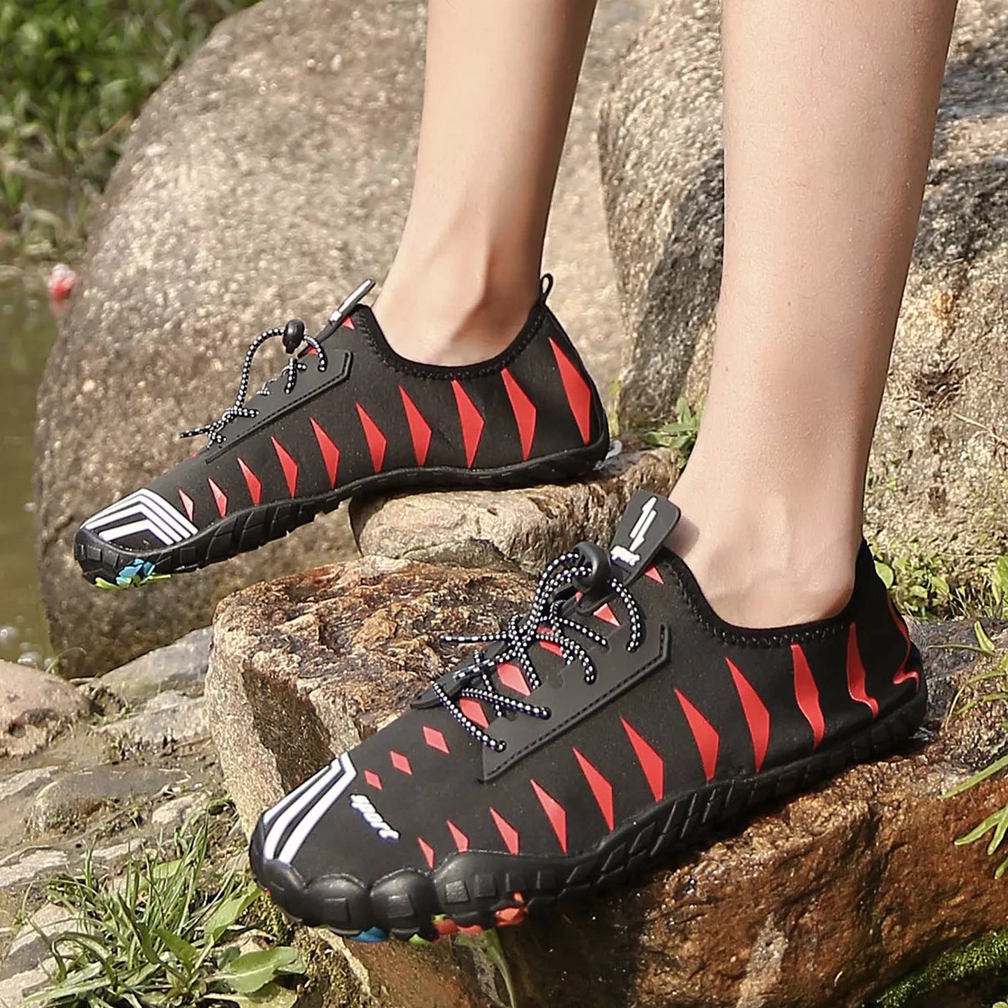 Large size outdoor hiking shoes with non-slip rubber soles in black powder, red, and blue