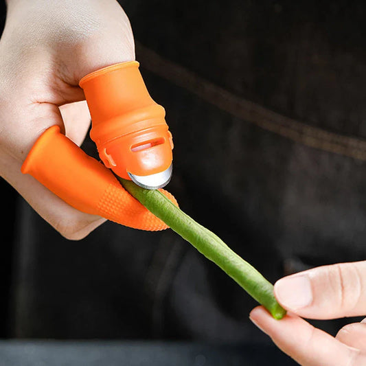 Ergonomic silicone blade protector for safe and efficient vegetable and fruit harvesting