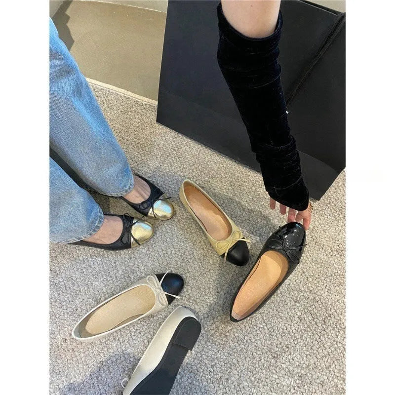 Ballet flat shoes with bowknot decoration and soft rubber soles in apricot colour