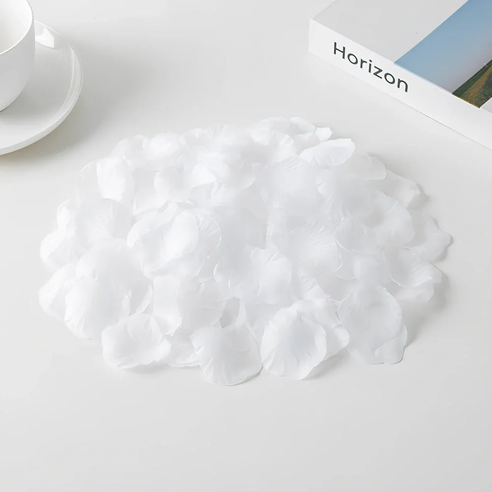 Pack of 100 high-quality silk simulated rose petals, 5cm size, in colours like rose red for wedding room scenes