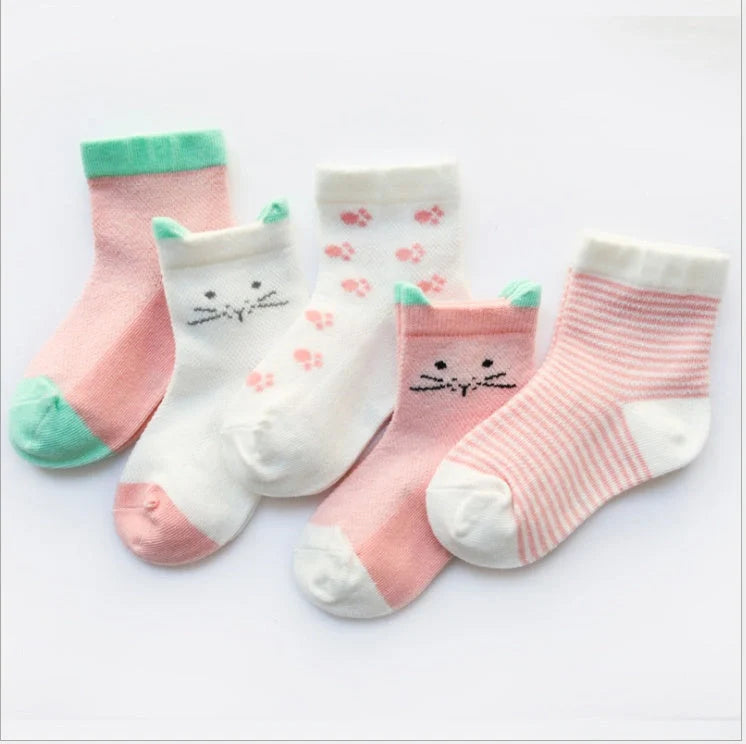 Vibrant 5-pack cotton kids' socks for boys and girls, perfect for summer comfort and style.