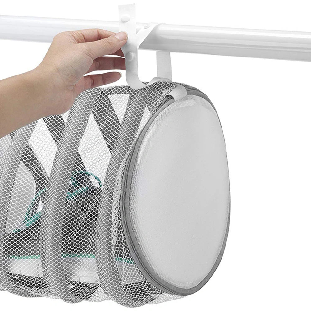 Thick mesh shoe bag with hanging loops, size 18x40cm, made of durable polyester