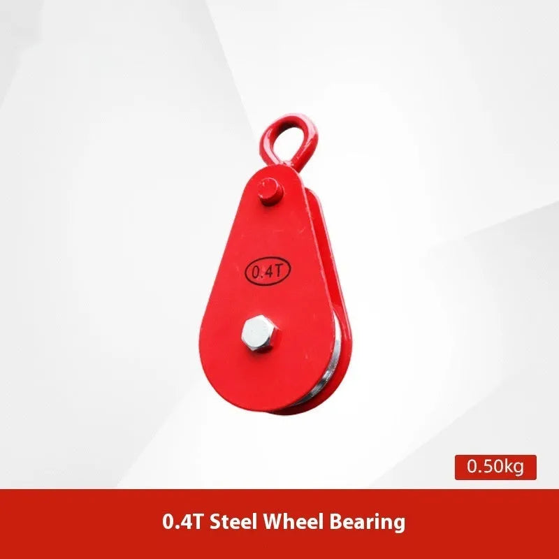 Red lifting pulley with safety latch, forged from A3 steel for industrial use with up to 5000kg load capacity.