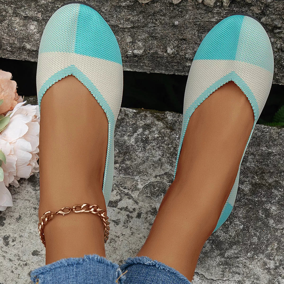 Women's colorblock woven flats with breathable mesh upper and rubber sole