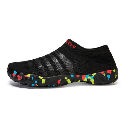 Flyknit camouflage water shoes with rubber sole and front lace-up fastening.