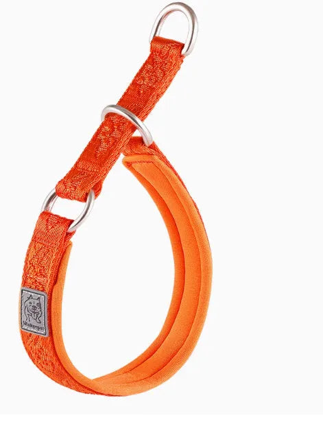 Nylon and aluminium alloy dog walking collar shown in army green colour, with sizing chart for dogs 2-70kg.